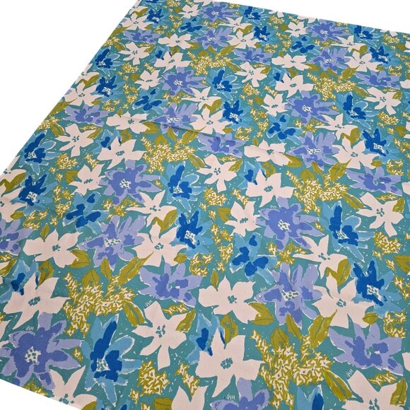 Vera Bradley Vintage Floral rectangle Tablecloth 82" X 160" Blue green White - Picture 6 of 6